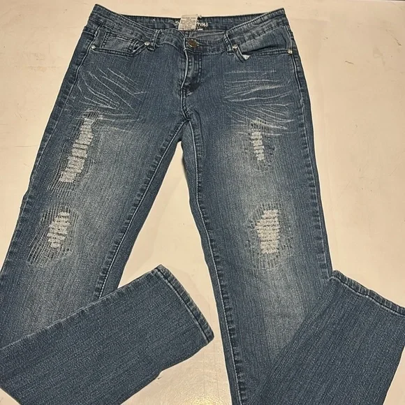 Kaba Low Rise Women's Distressed Blue Jeans - Picture 3 of 6